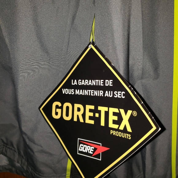 Adidas light weight jacket - Picture 3 of 4